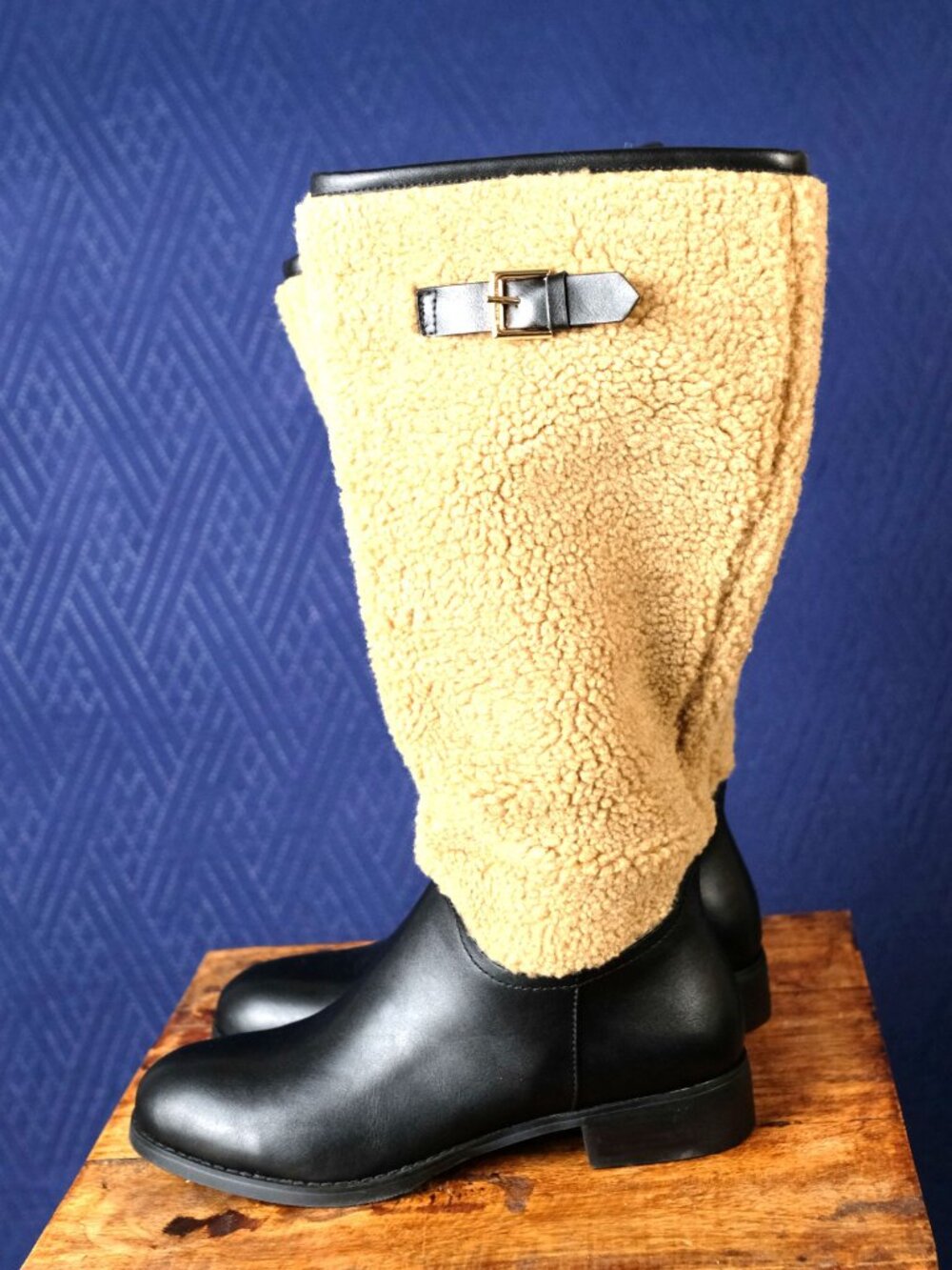 Torgeis Womens Tall Boots 8 Black Tan Sherpa Faux Fur Buckle Side Zip Winter